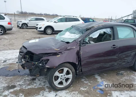 2013 Toyota Corolla Le Special Edition z USA, uszkodzony, nr VIN 2T1BU4EE2DC088294